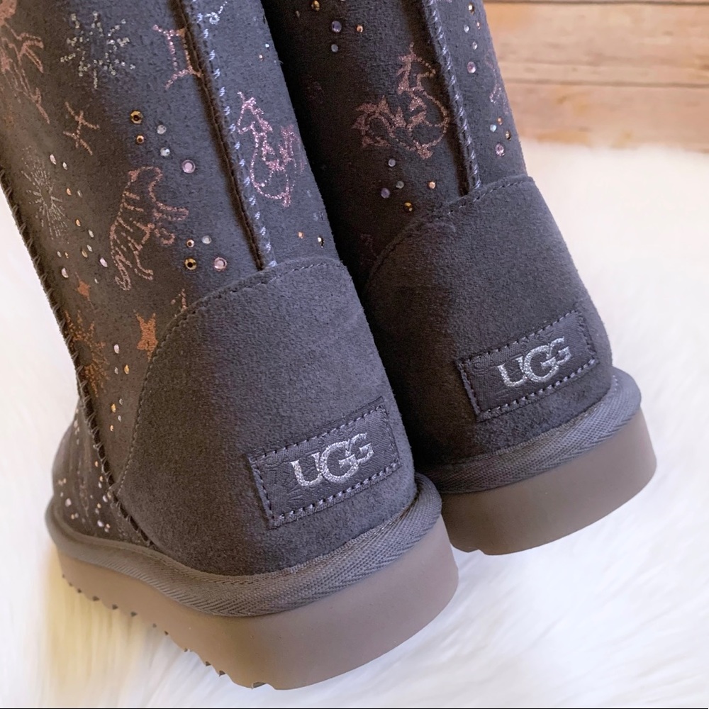 UGG Classic Zodiac Short Nightfall Boots - Picture 4 of 8